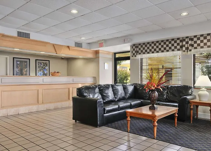 Pet Friendly hotel: Crown Inn